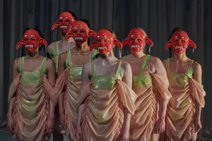 Hormone Setting in motion Goosebumps Scenkonst